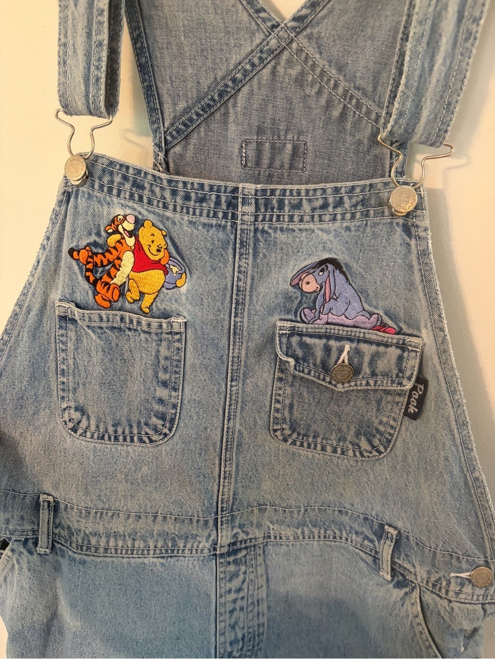 VTG Disney Winnie The Pooh Women’s Denim Bib Overalls Shorts Sz 14w/16w - Picture 3 of 5
